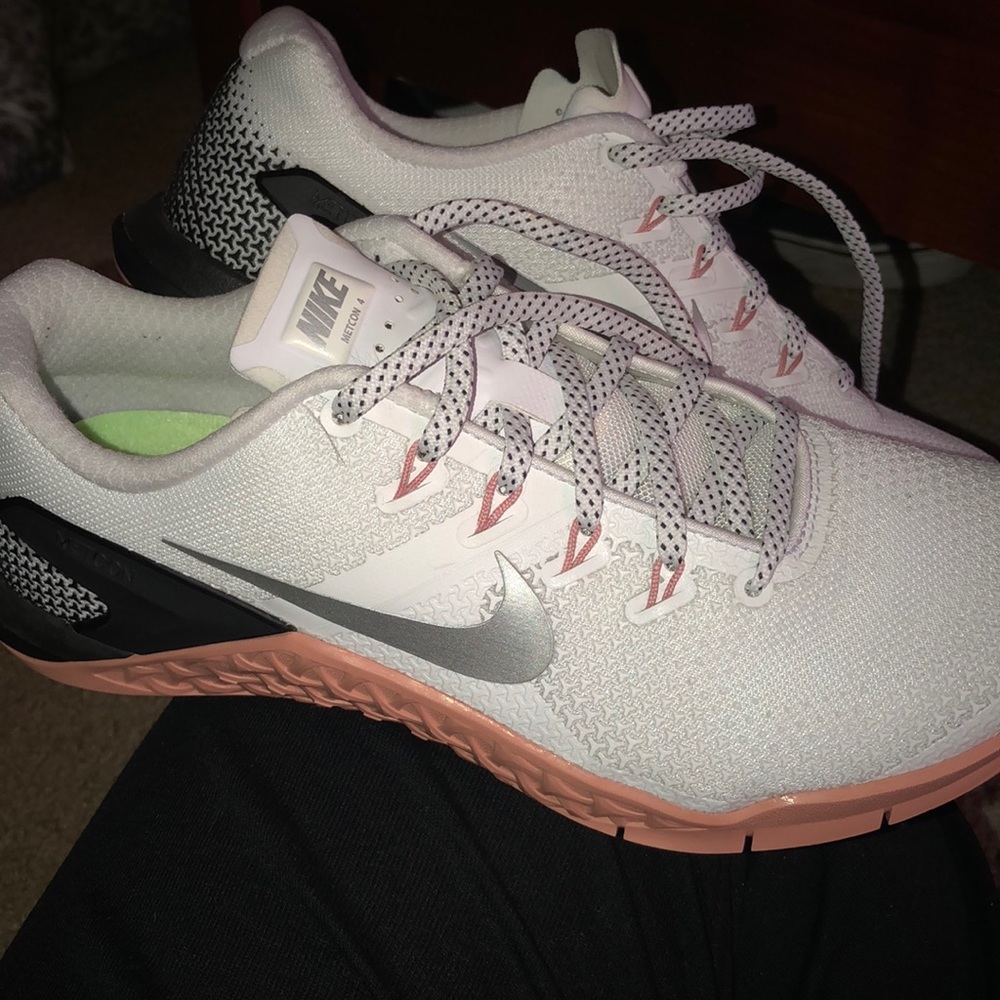 NIKE METCON 4
Women's Cross Training Shoes